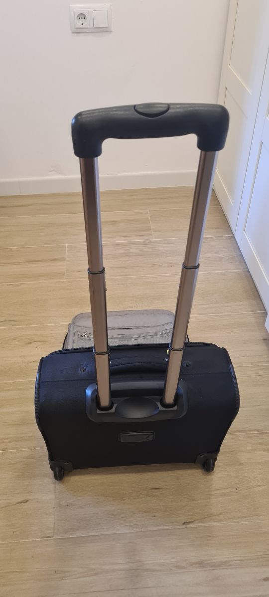 A estrenar Maleta Trolley techair