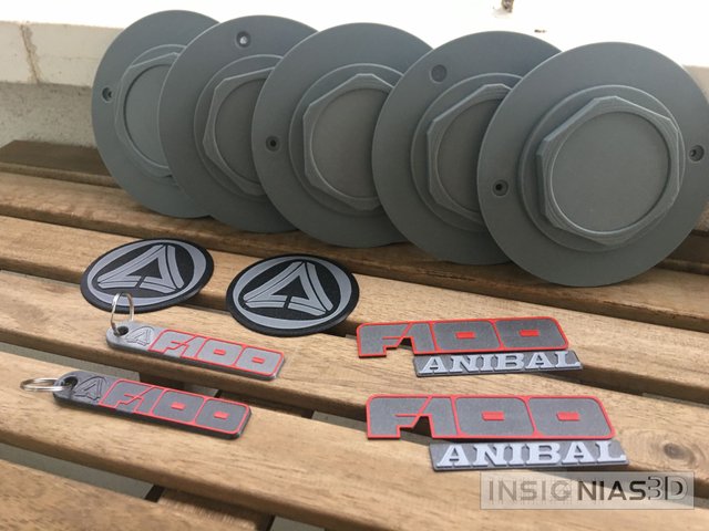 Insignias Anibal Podadera F100 . Emblemas. Emblems