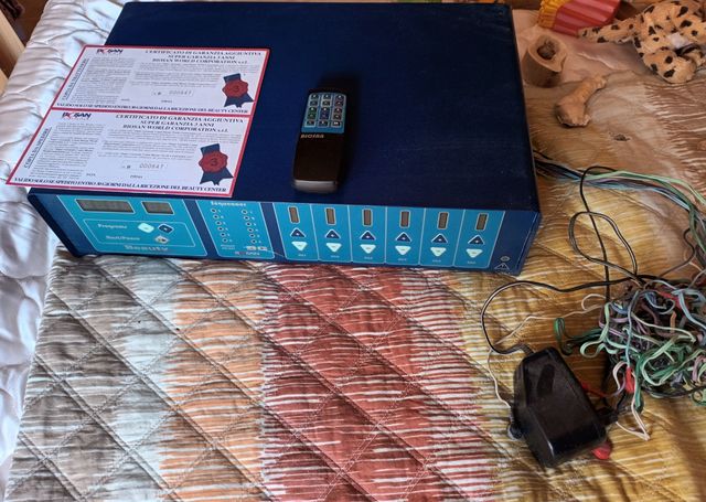 Apparecchio curativo ed estetico