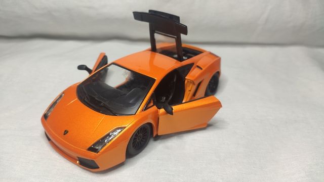 Lamborghini Gallardo escala 1/24