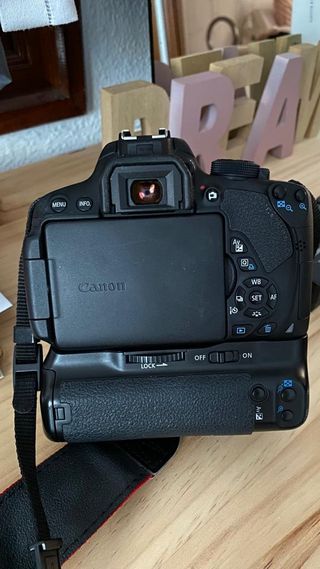 CANON EOS 700D + EXTRAS