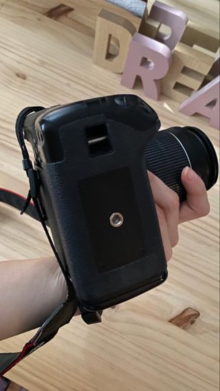 CANON EOS 700D + EXTRAS