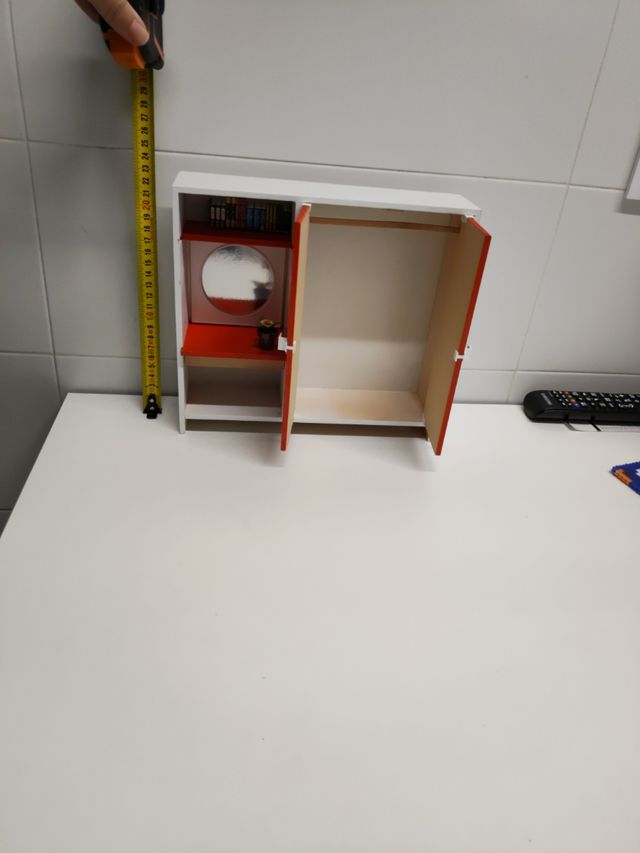 Armario de muñecas marca Frade