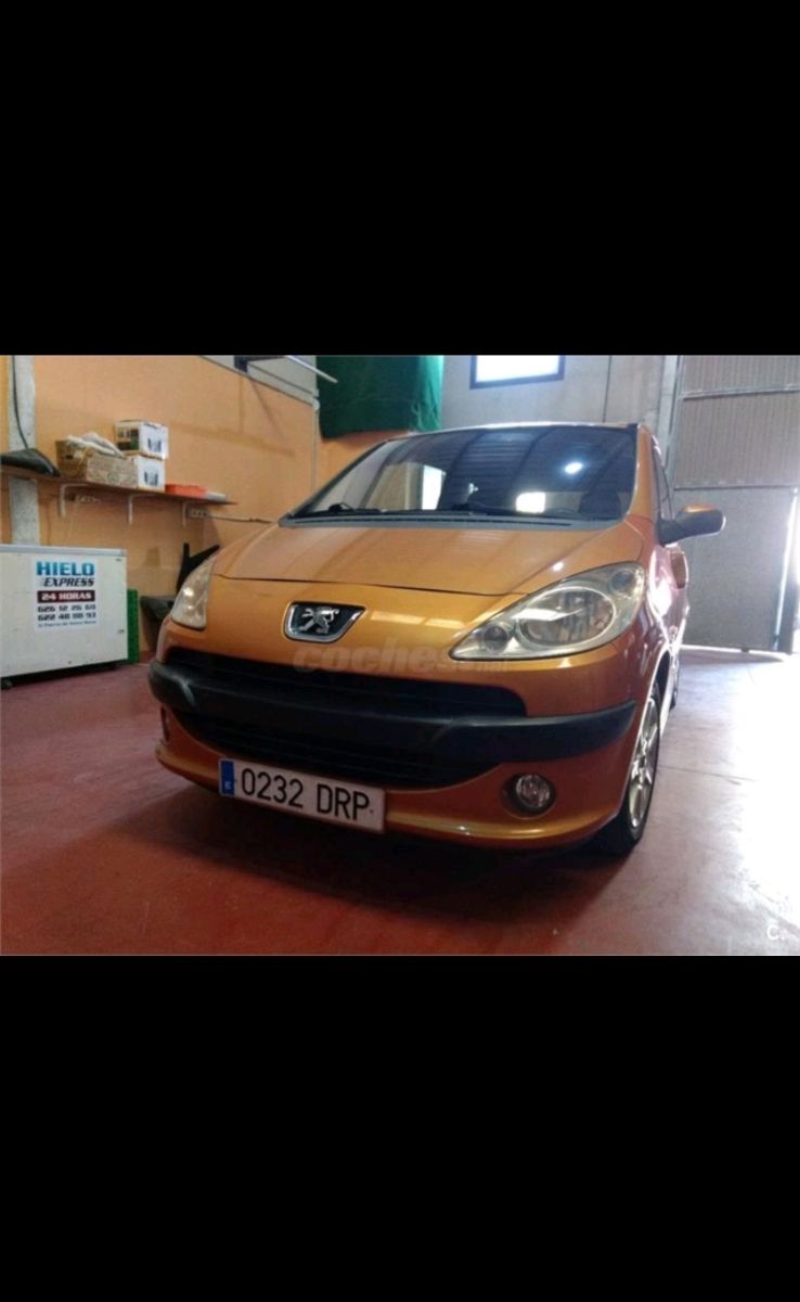 Peugeot 1007 - foto 1