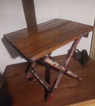 Mesita Antigua tricolor.(15%DESCUENTO. )