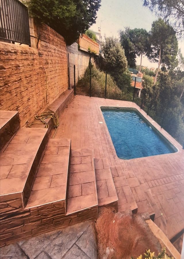 Fachada y hormigón impreso
