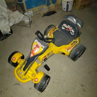 Auto a pedali per bambino