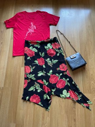 Falda larga asimetrica flores T. 50