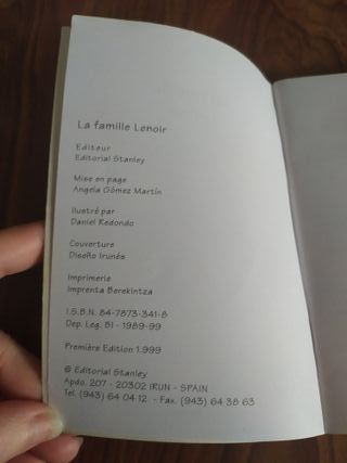 Libro, La Famille Lenoir. En francés. 3 historias