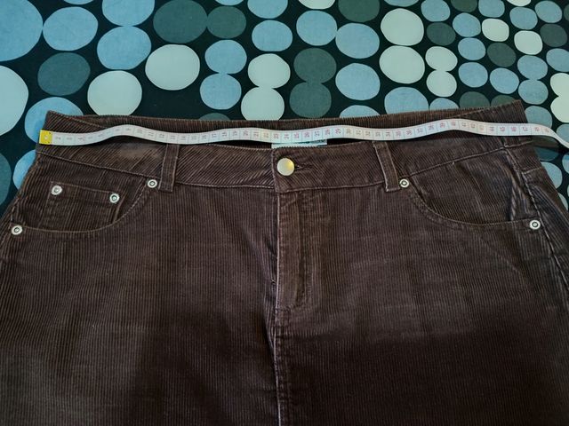 Falda de pana marrón