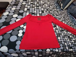 Camiseta escote en U