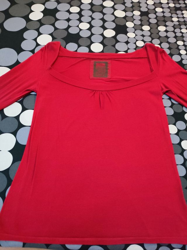 Camiseta escote en U