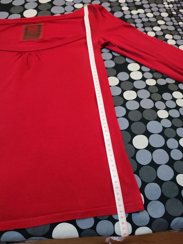 Camiseta escote en U