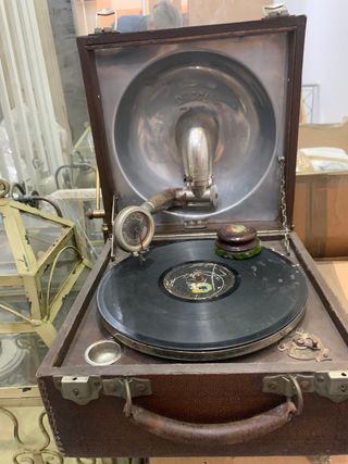 gramofono musica antiguo