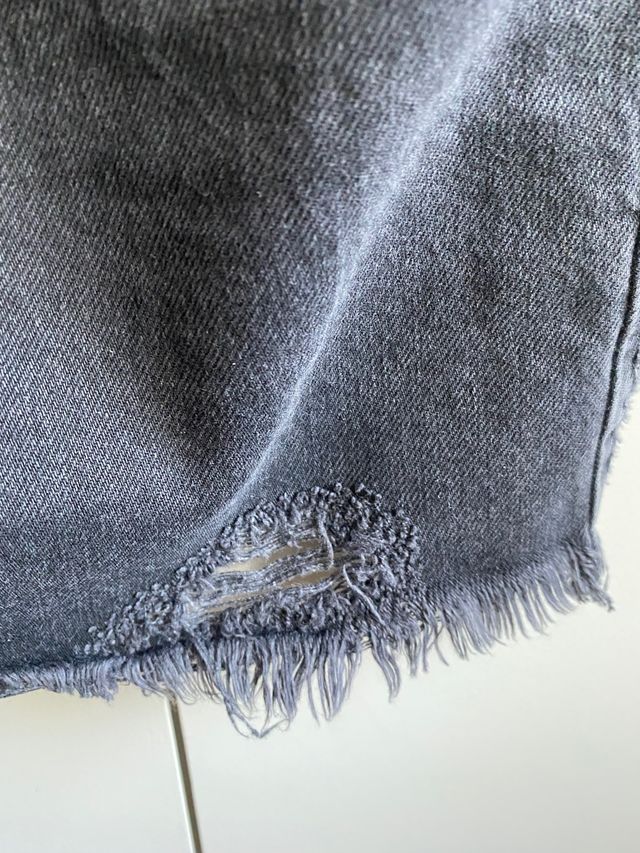 falda vaquera negra pull and bear (L)