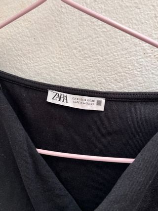 Vestido negro fruncido