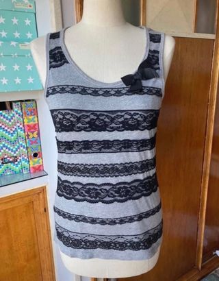 Camiseta puntillas de Mango