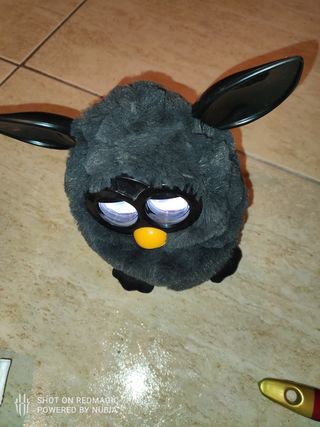 Muñeco Furby.