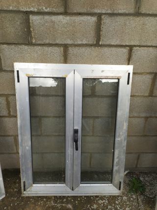 Ventanas y puerta de aluminio