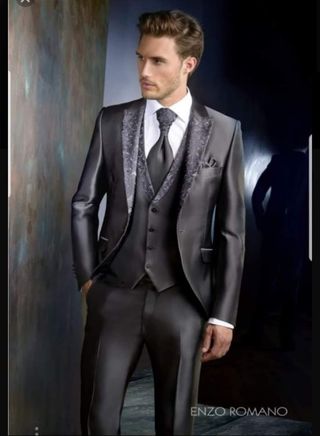 Traje de novio. un solo uso