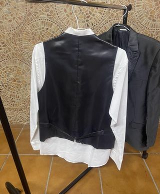 Traje de novio. un solo uso