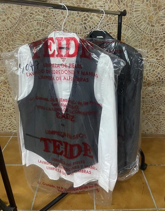 Traje de novio. un solo uso