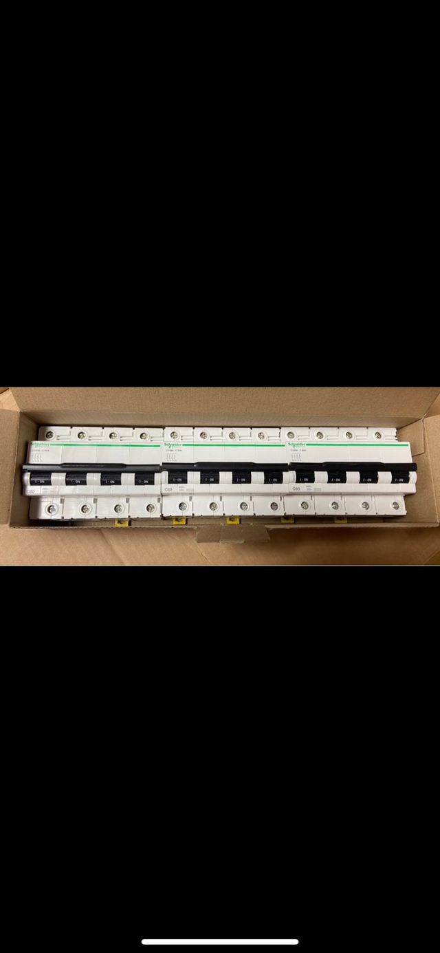 Interruptor automatico C120N 4 polos 80A Curva C