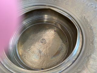 Tetera con mesa decorativa