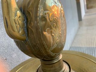 Tetera con mesa decorativa