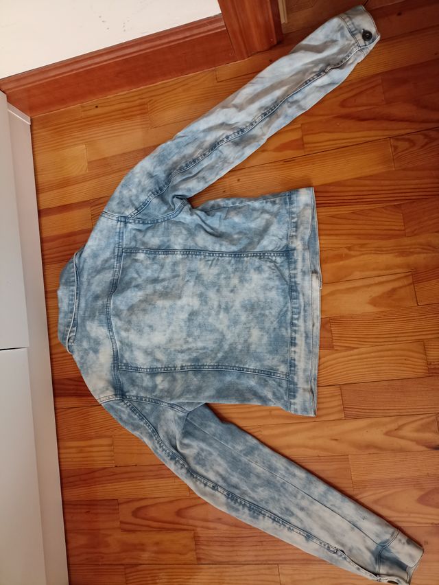 Cazadora vaquera only desteñida tie dye