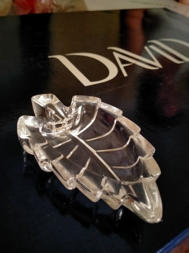 Piatto a forma di foglia