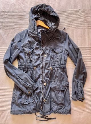 Parka chaqueta algodón azul, bolsillos y capucha