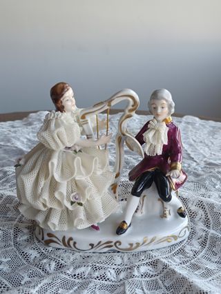 Figura de porcelana antigua