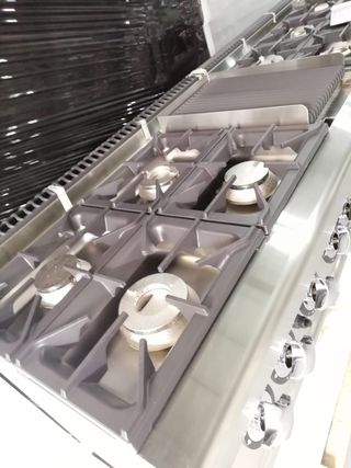 Cocina LUXURY a gas 4 fuegos con Barbacoa