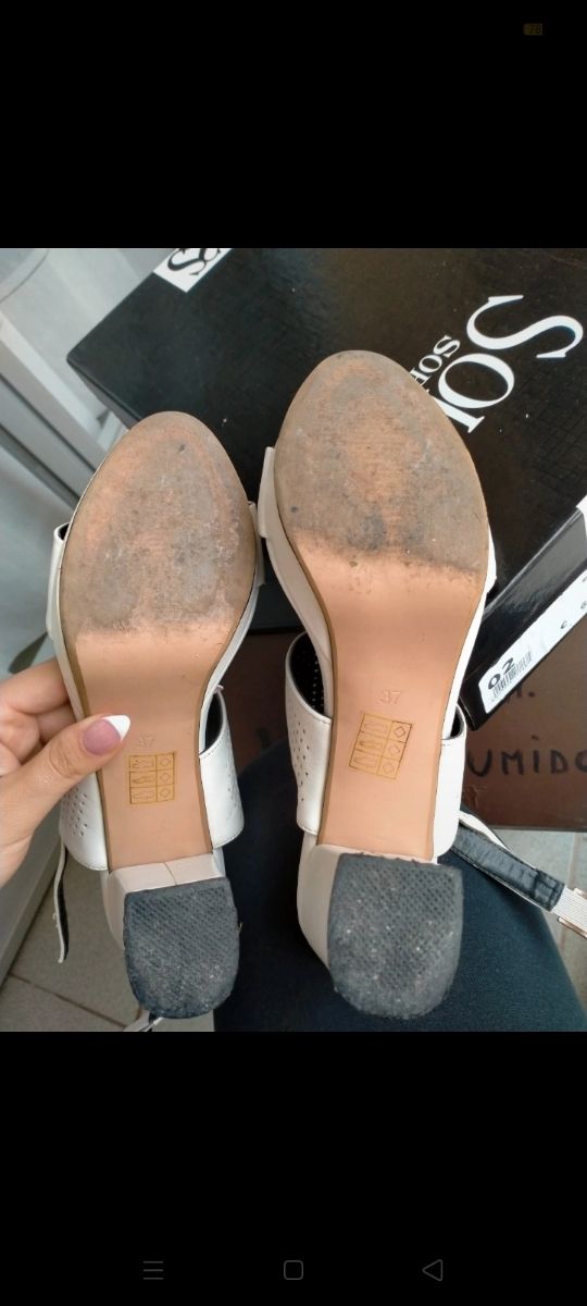 Scarpe aperte col tacco