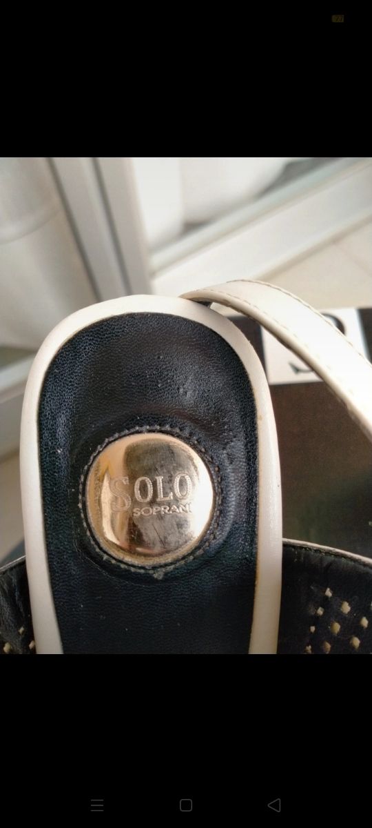 Scarpe aperte col tacco