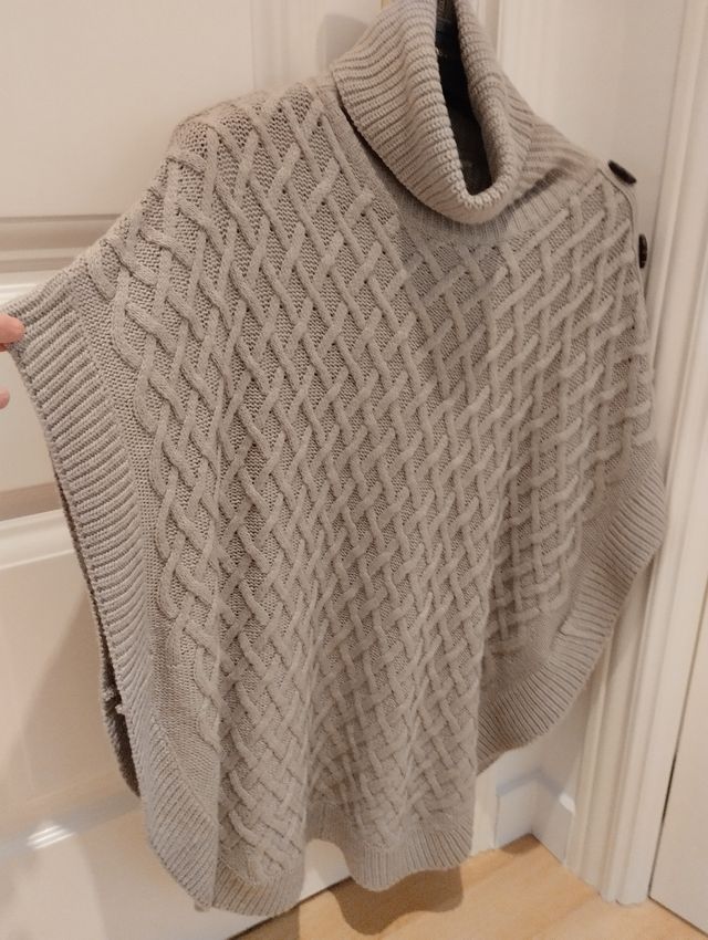 Poncho de punto, Talla S, Sfera