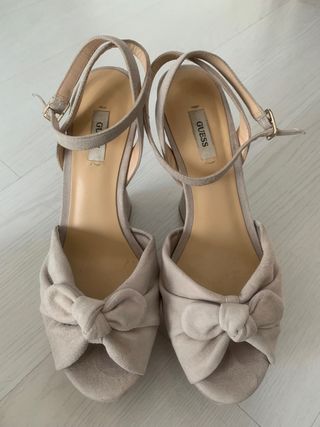 sandalias Guess