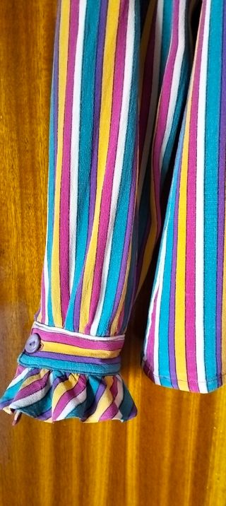 REBAJADA CAMISA VESTIR preciosa, tejido sedoso