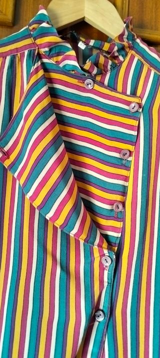 REBAJADA CAMISA VESTIR preciosa, tejido sedoso