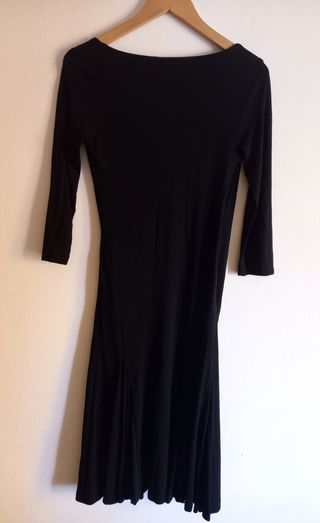 Vestido negro vuelo Zara
