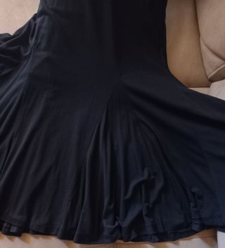 Vestido negro vuelo Zara