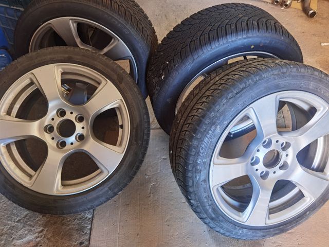 4 Llantas BMW y cubiertas de invierno 17/225 /45