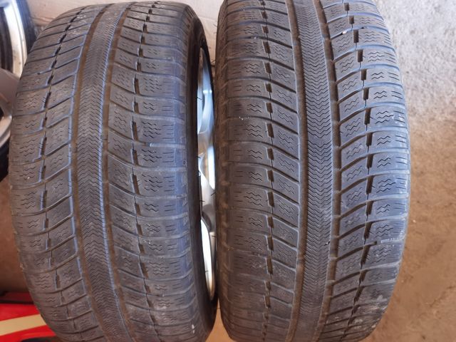 4 Llantas BMW y cubiertas de invierno 17/225 /45