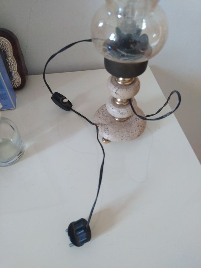 Lampada da tavolo, comodino