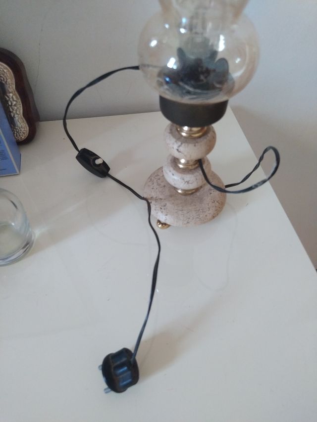 Lampada da tavolo, comodino