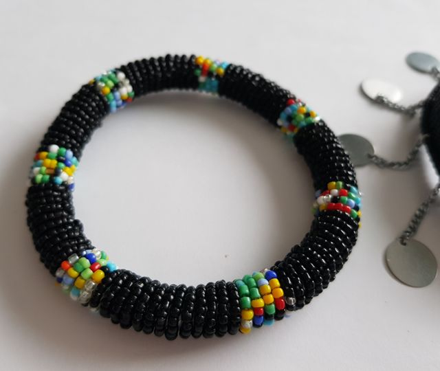 set 2 bracciali neri rigidi