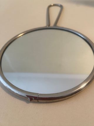 Espejo redondo 11cm x 11cm con asa alargada metáli