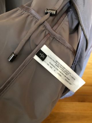 Chubasquero ligero corto. S. Massimo Dutti