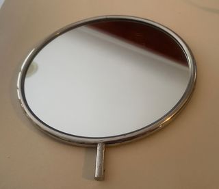 Espejo redondo 18cm x 18cm asa alargada metálica